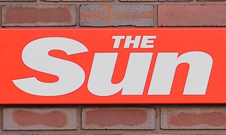 UK: The Sun bribery – 8 arrested