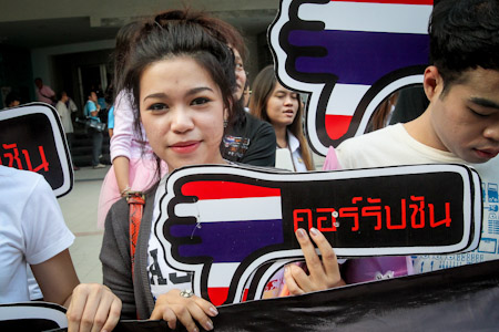Thailand: Considers death penalty for corruption