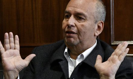 USA: Bolivian ex-minister Murillo charged with corruption.